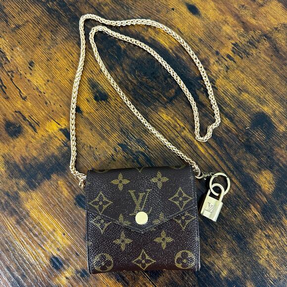 Louis Vuitton Vintage Monogram Compact Wallet - Picture 1 of 16